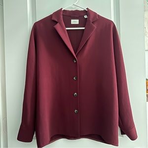 Aritzia Wilfred Freeform Button-down Shirt in size XXS and color Maroon